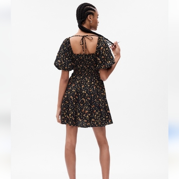 GAP Puff Sleeve Smocked Mini Dress - Picture 2 of 8